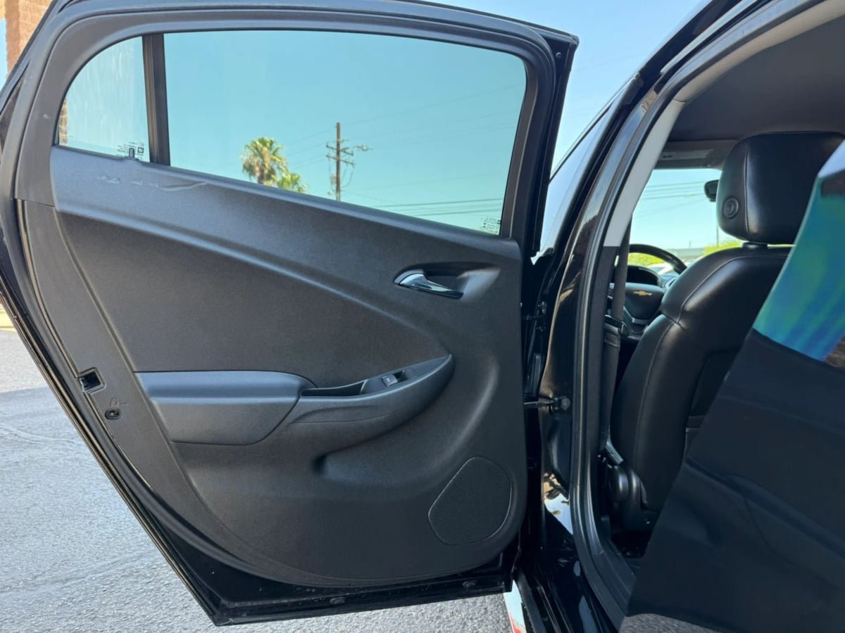 Used 2018 Chevrolet Volt Premier w/ Driver Confidence Package FWD image 35