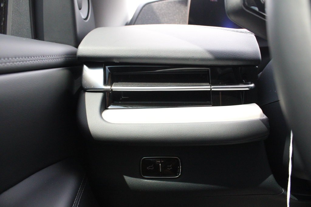 New 2027 Lincoln Navigator Reserve w/ Jet Appearance Package AWD/4WD image 7