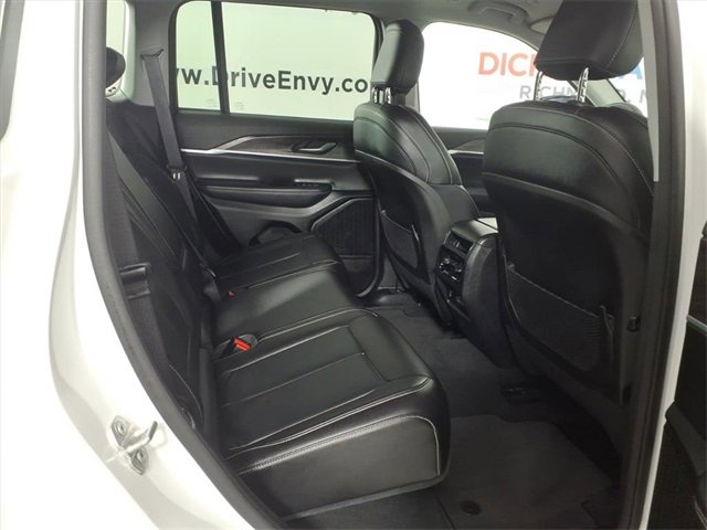 Used 2023 Jeep Grand Cherokee Limited image 17