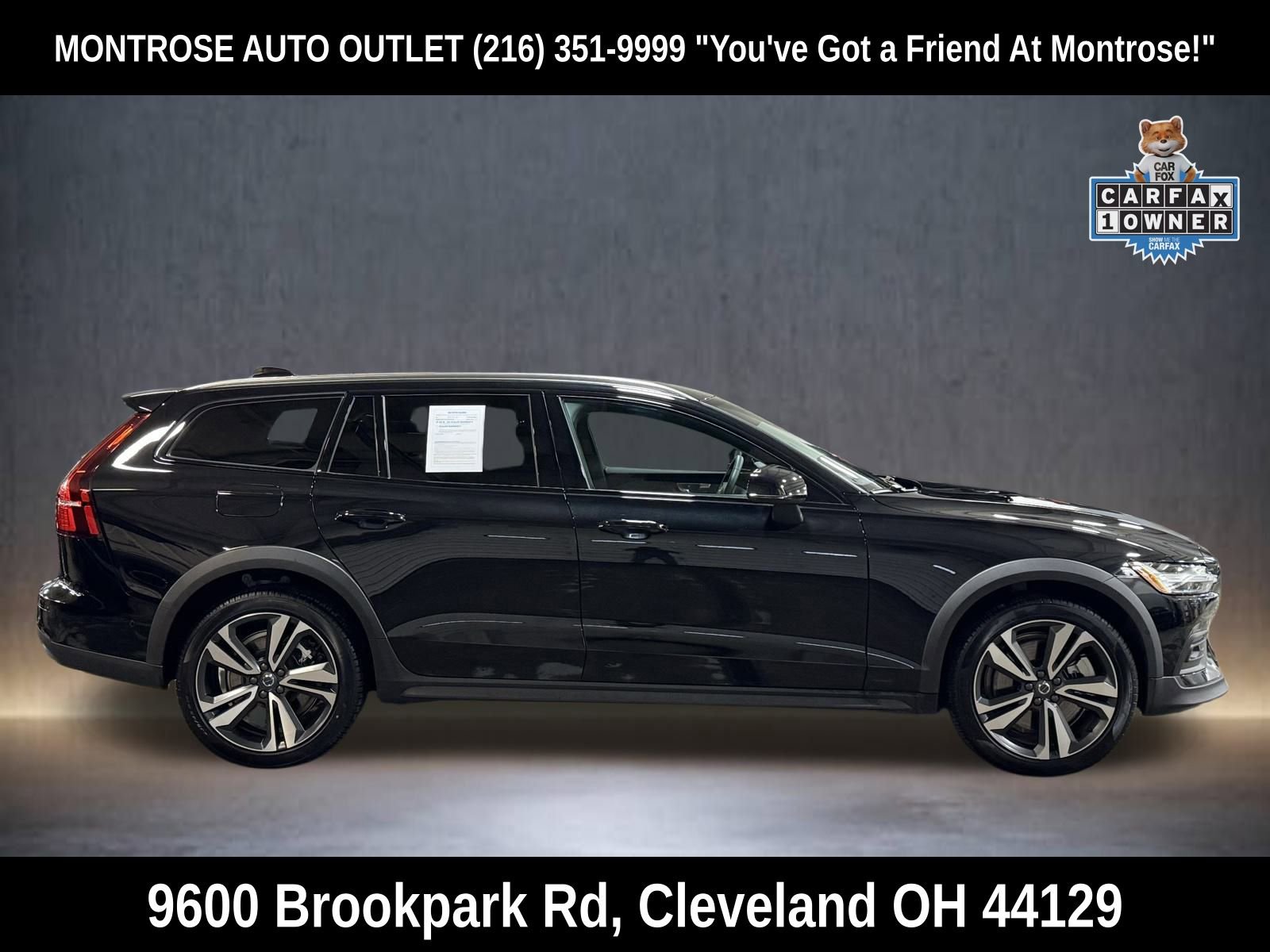 Used 2025 Volvo V60 B5 Cross Country Plus image 3