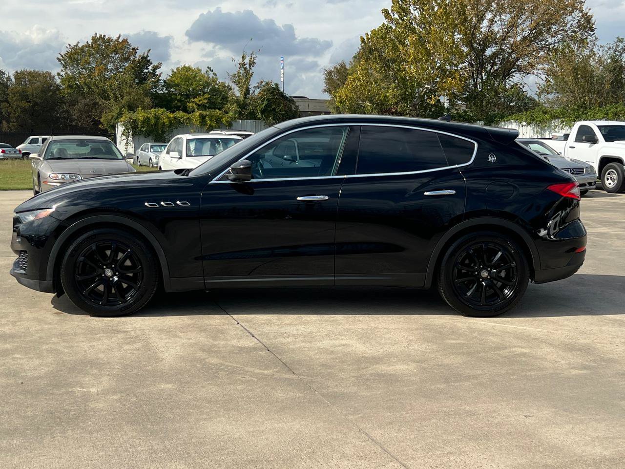 Used 2018 Maserati Levante AWD/4WD image 3