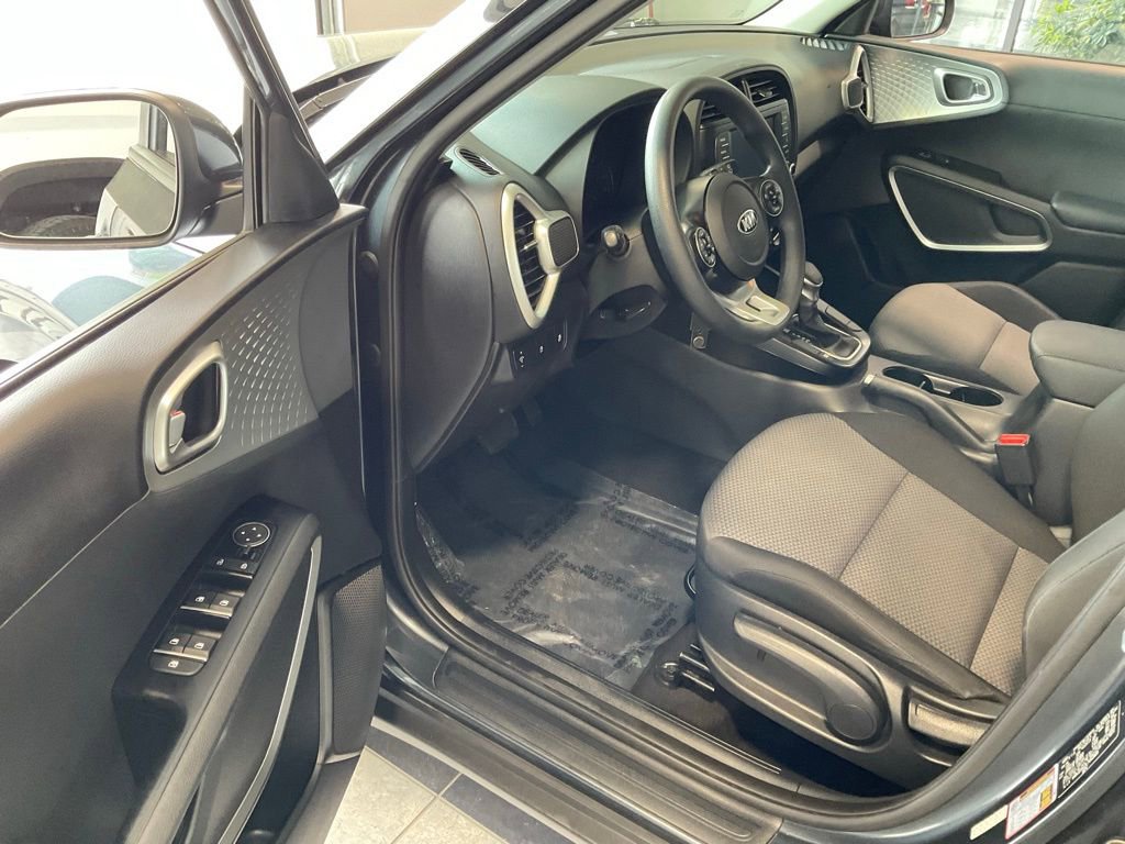 Used 2020 Kia Soul LX image 9