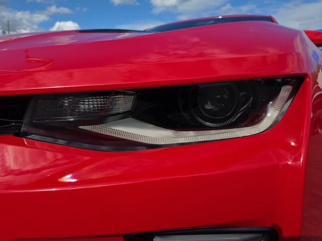 Used 2018 Chevrolet Camaro SS RWD image 32