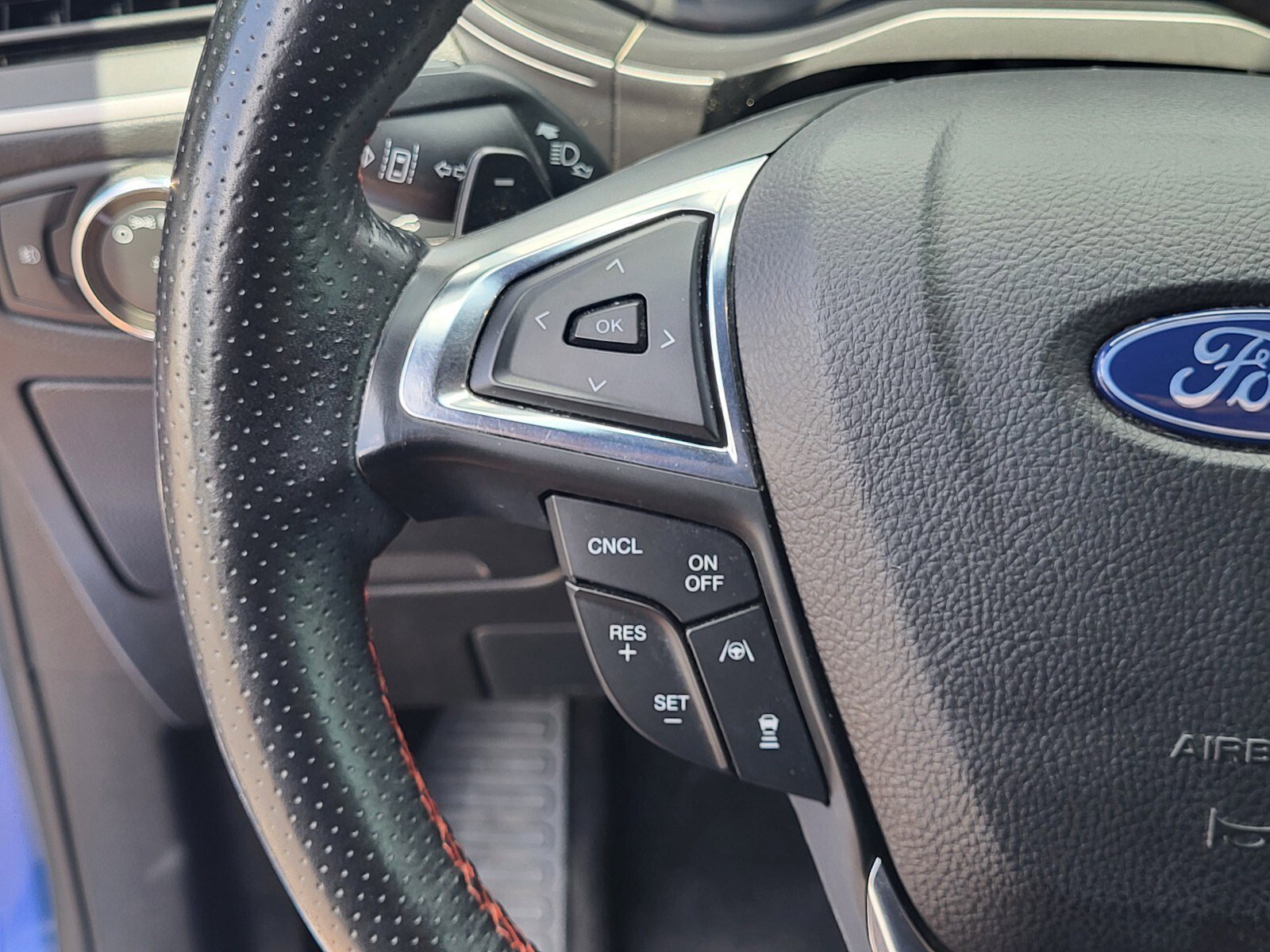 Certified 2022 Ford Edge ST-Line w/ Class II Trailer Tow Package image 26