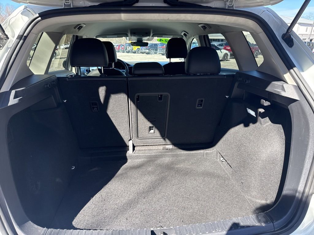 Used 2024 Volkswagen Taos SE image 36