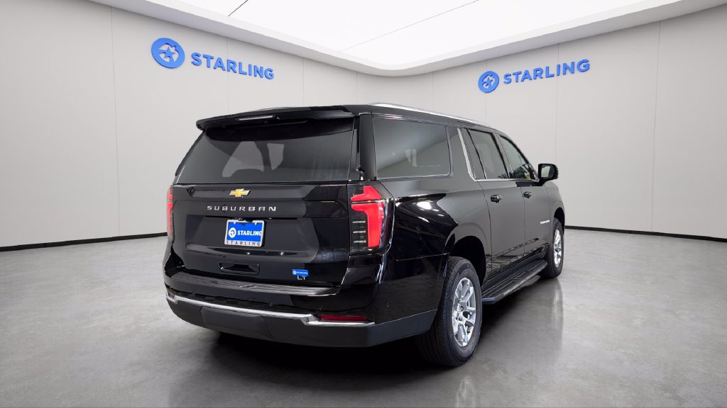 Used 2026 Chevrolet Suburban LT w/ Comfort Package AWD/4WD image 9