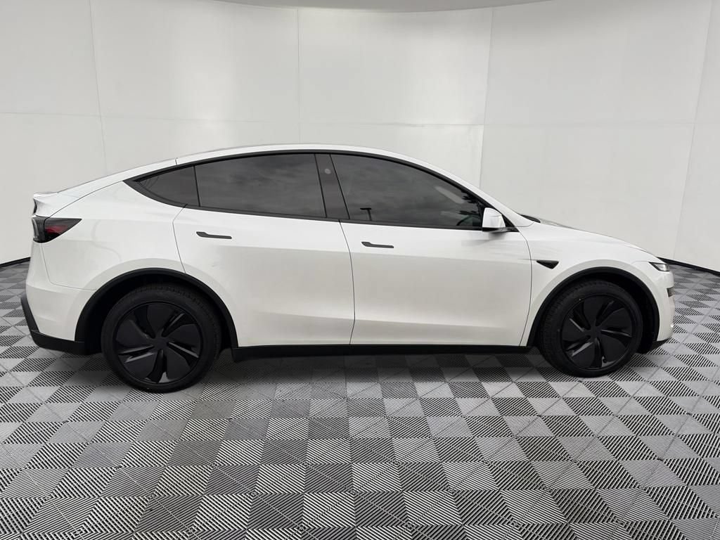 Used 2026 Tesla Model Y AWD image 11