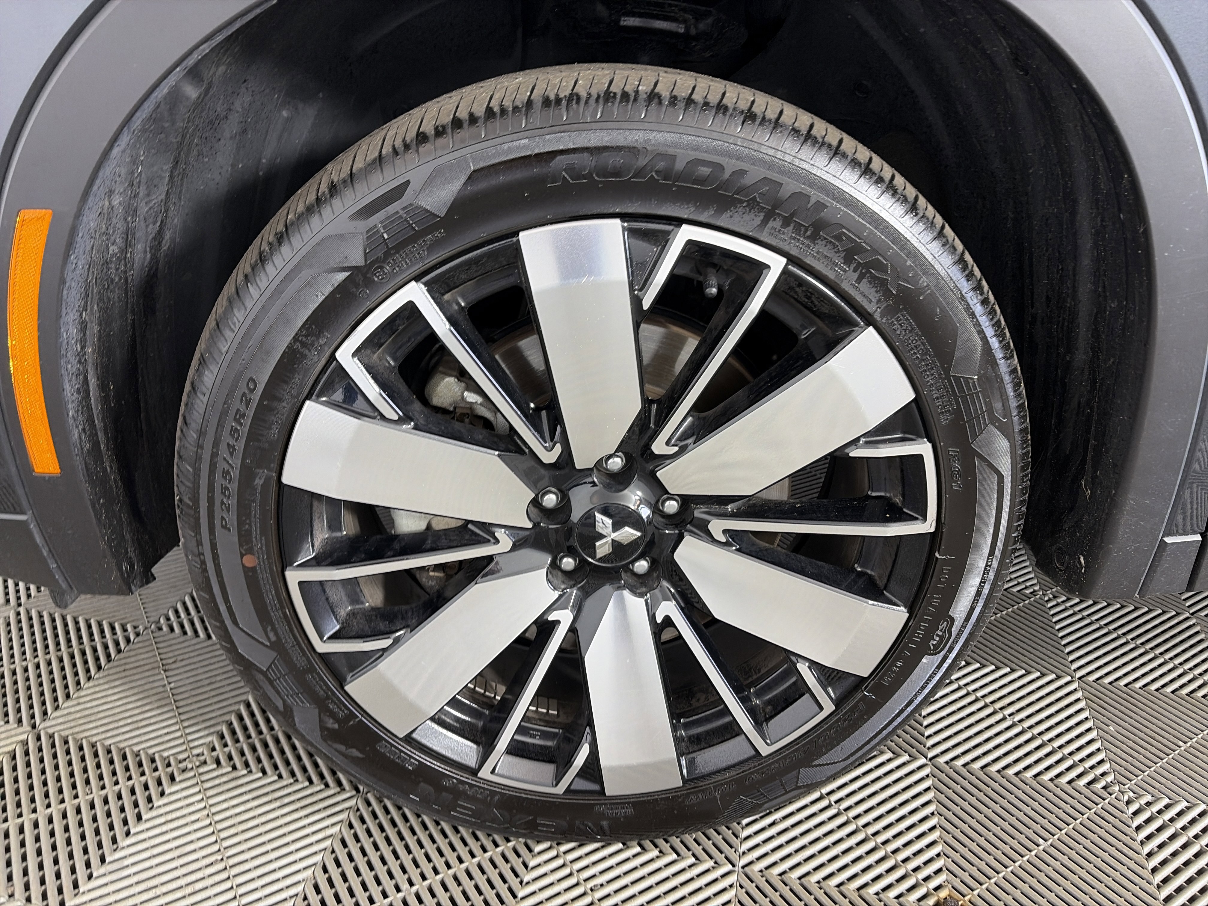 Used 2025 Mitsubishi Outlander SE AWD/4WD image 14