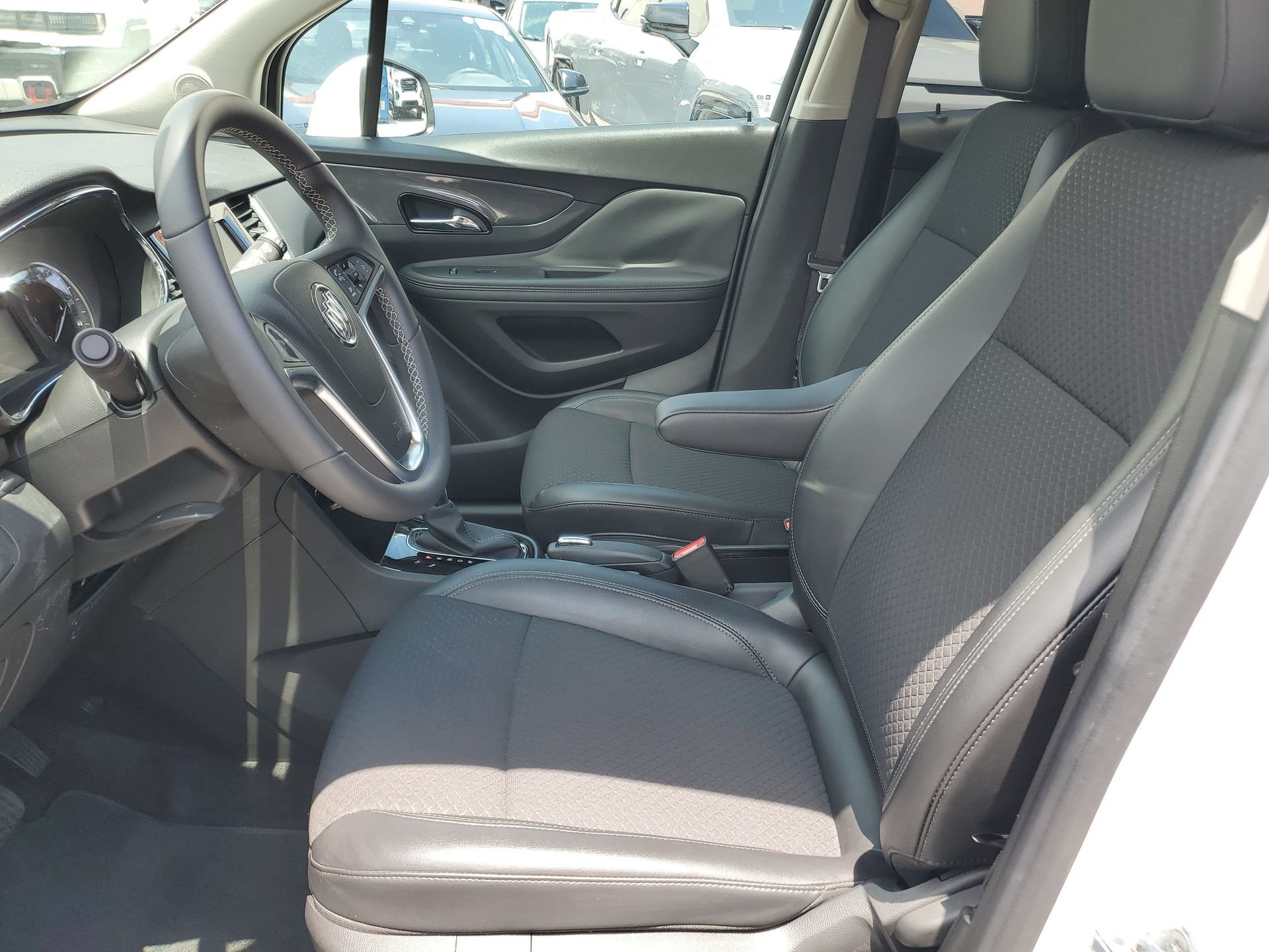 Used 2022 Buick Encore Preferred w/ Safety Package FWD image 19