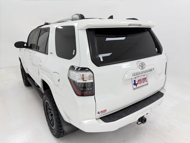 Used 2023 Toyota 4Runner SR5 AWD/4WD image 38