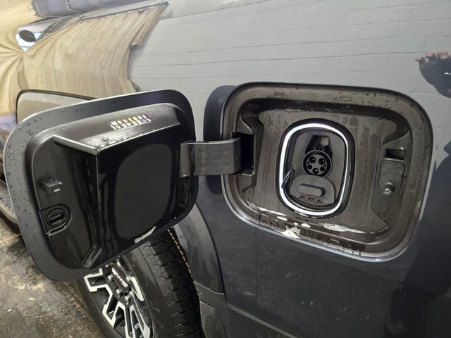 New 2026 GMC Sierra EV Elevation image 10