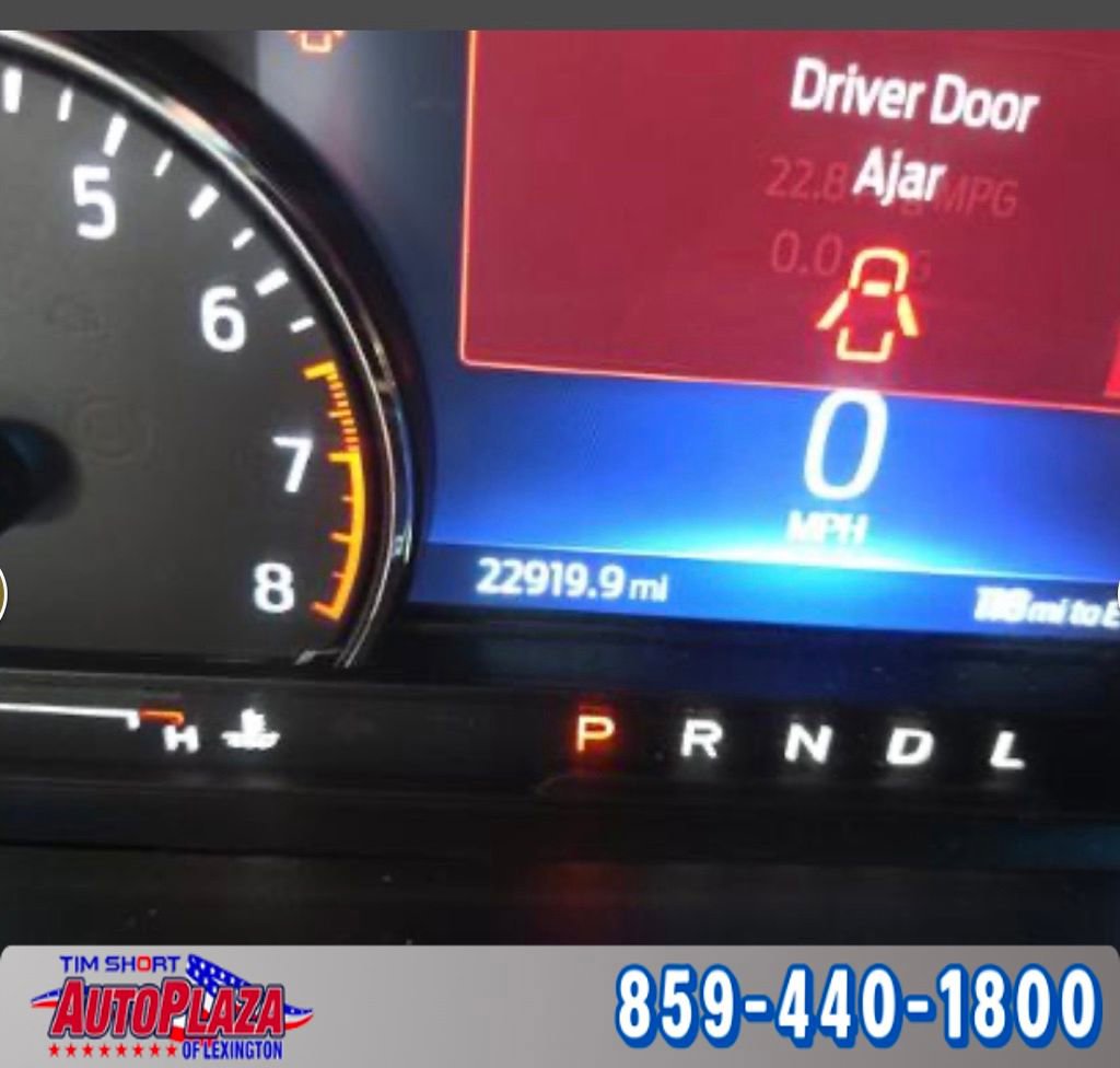 Used 2023 Ford Explorer XLT image 4