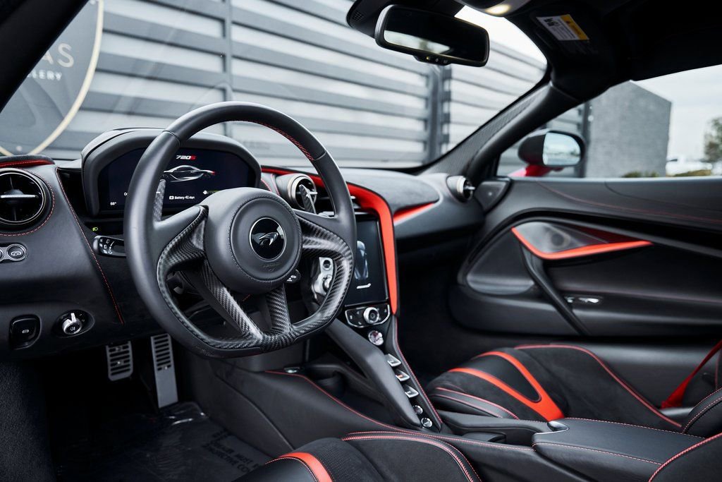 Used 2021 McLaren 720S Performance image 2