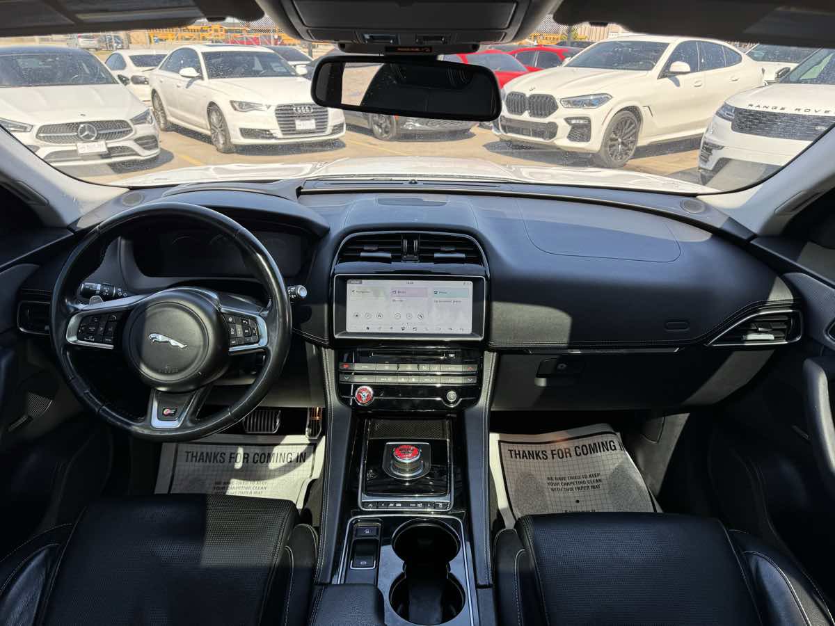 Used 2017 Jaguar F-PACE S image 20