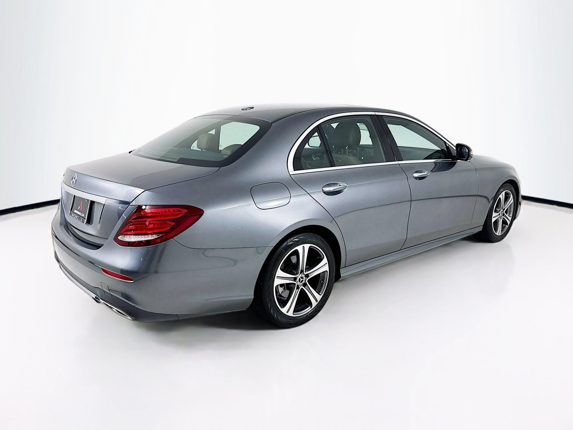 Used 2019 Mercedes-Benz E 300 image 8