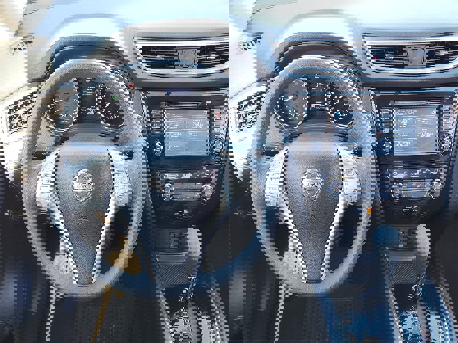 Used 2014 Nissan Rogue SV w/ SV Premium Package image 26