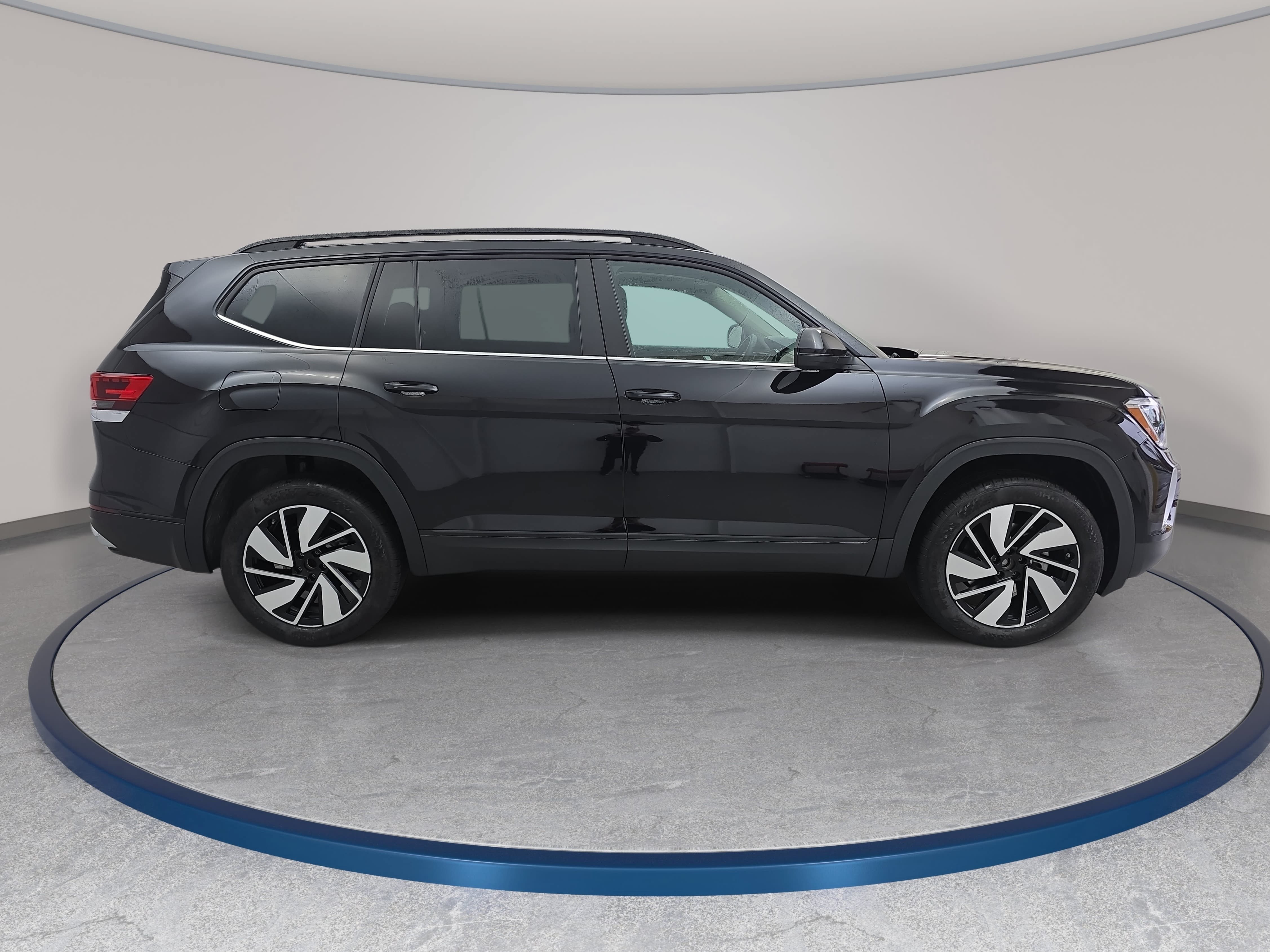 New 2026 Volkswagen Atlas SE FWD image 4