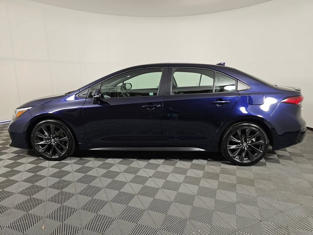 Used 2024 Toyota Corolla XSE FWD image 4