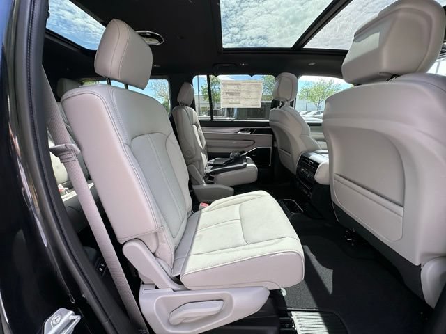 New 2026 Jeep Grand Wagoneer Limited AWD/4WD image 30