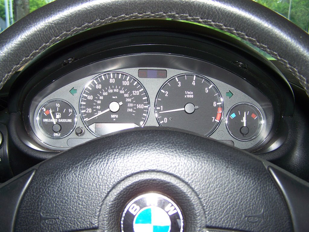 Used 2000 BMW Z3 2.5i RWD image 9