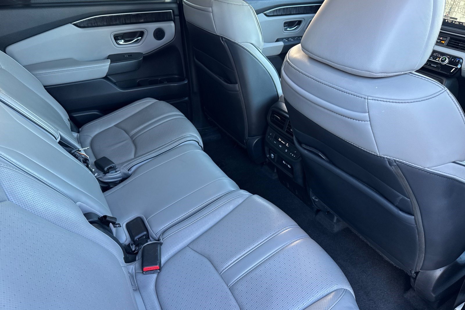 Used 2023 Honda Pilot Elite image 35