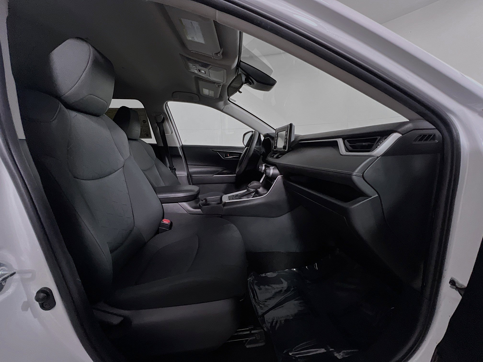 Used 2021 Toyota RAV4 XLE image 31