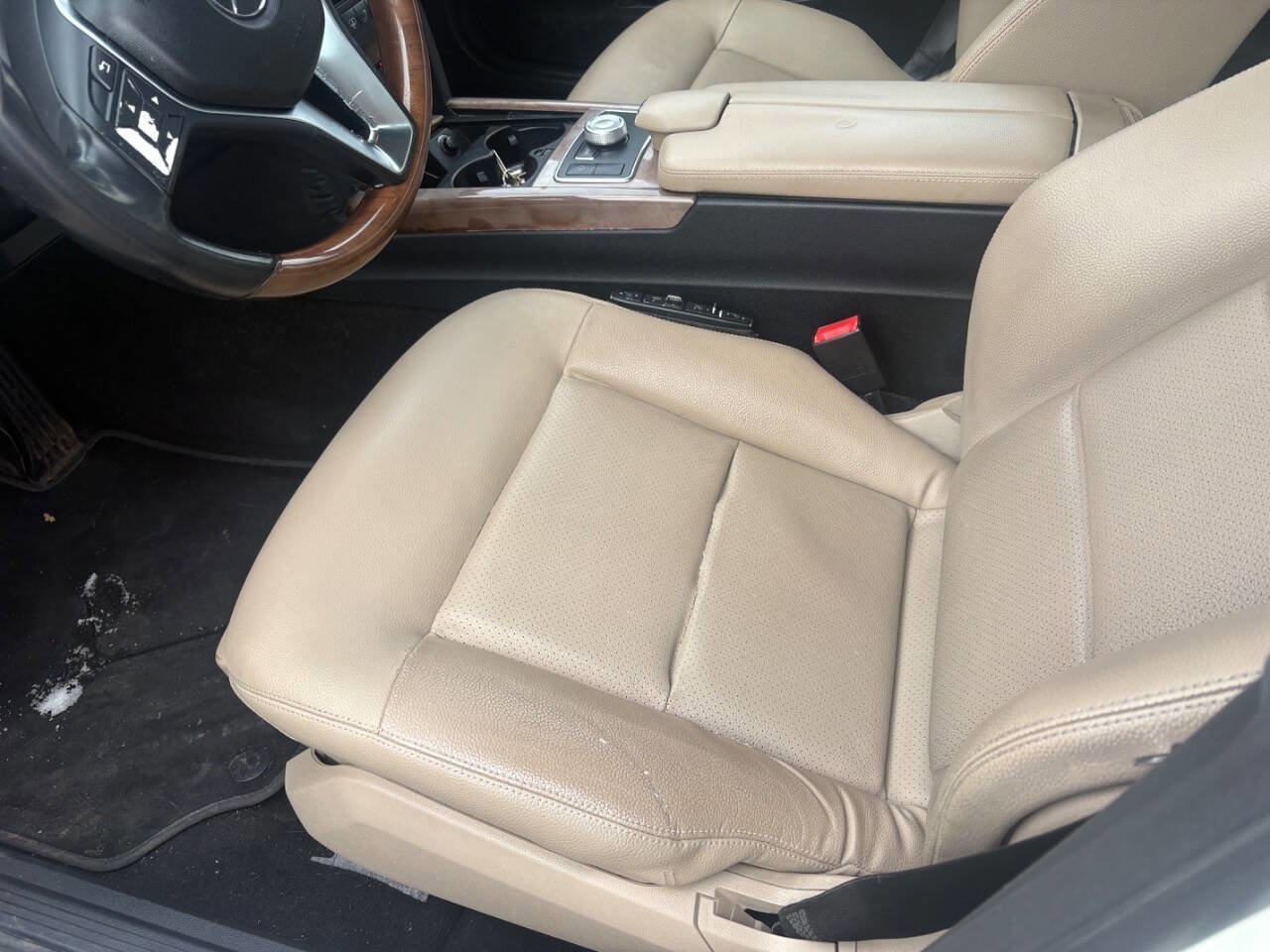 Used 2012 Mercedes-Benz E 350 Sedan w/ Lane Tracking Pkg image 15