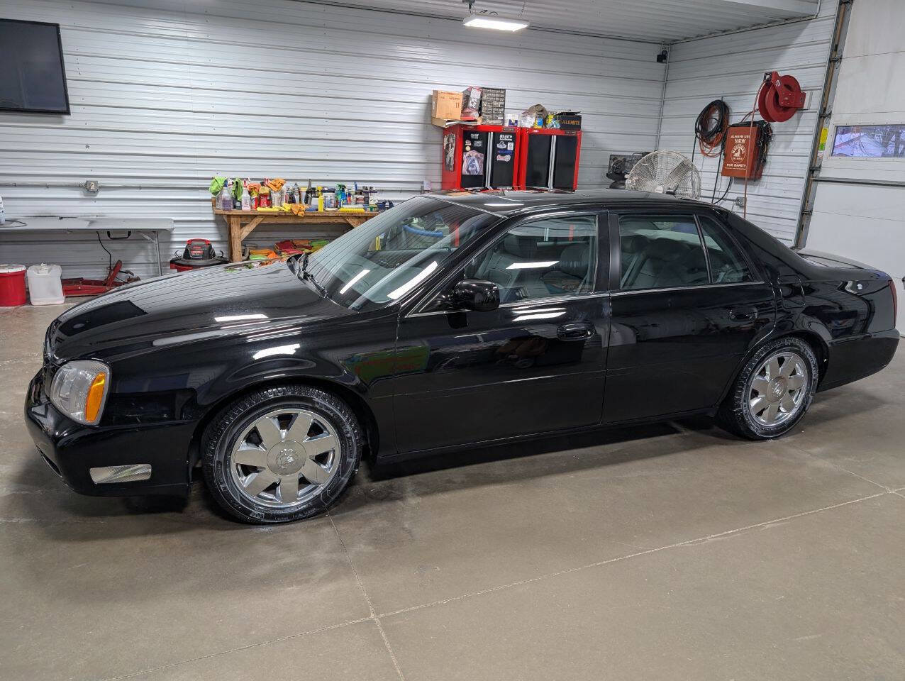 Used 2005 Cadillac De Ville DTS w/ Equipment Group