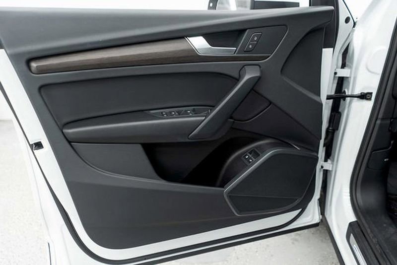 Used 2025 Audi Q5 e Premium image 14