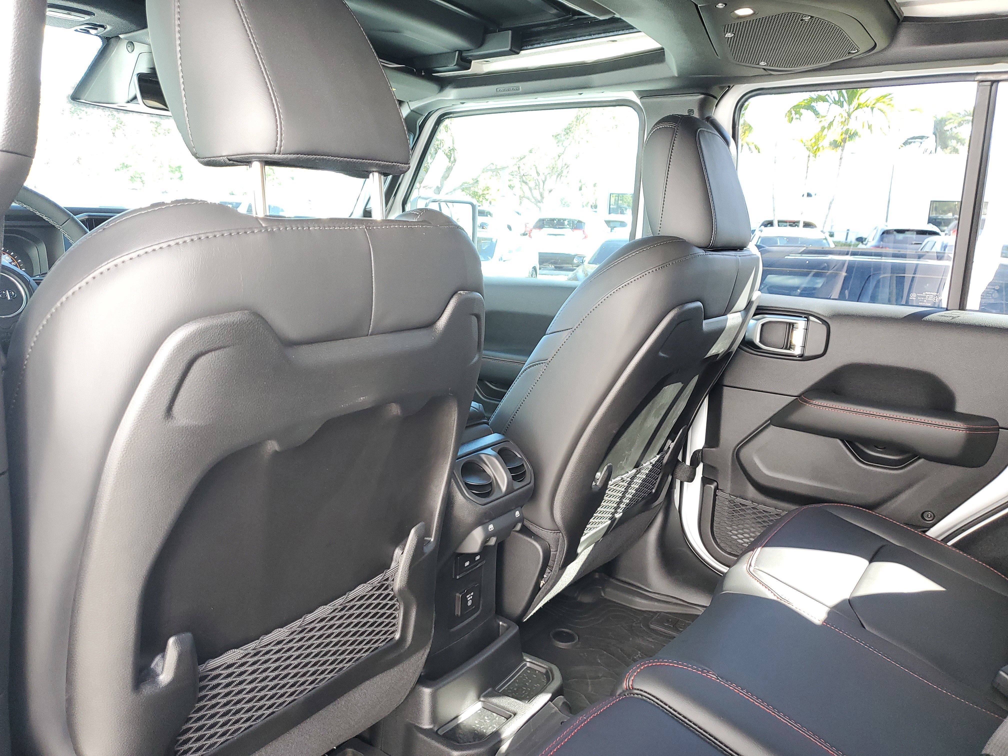 Used 2025 Jeep Wrangler Unlimited Rubicon w/ Safety Group image 15