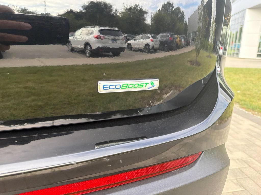 Used 2018 Ford Edge SE FWD image 16