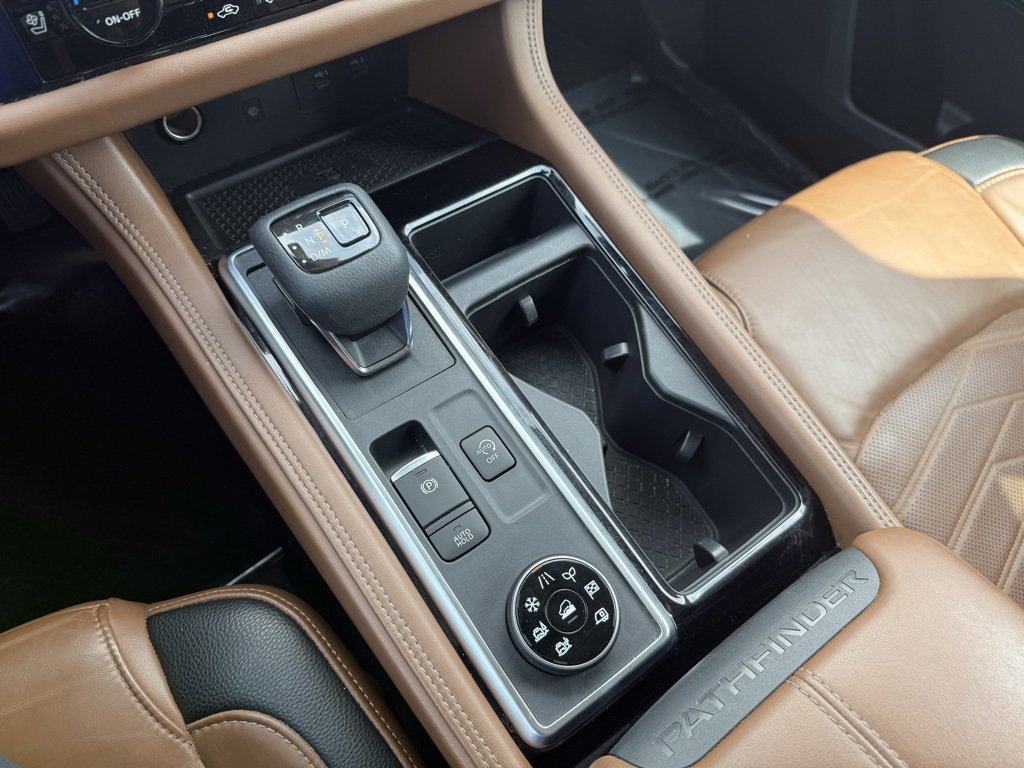 Used 2022 Nissan Pathfinder Platinum w/ Cargo Package image 14