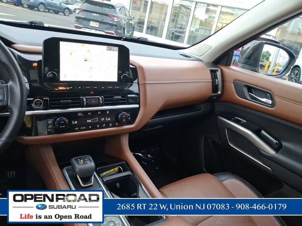 Used 2022 Nissan Pathfinder Platinum w/ Cargo Package AWD/4WD image 20