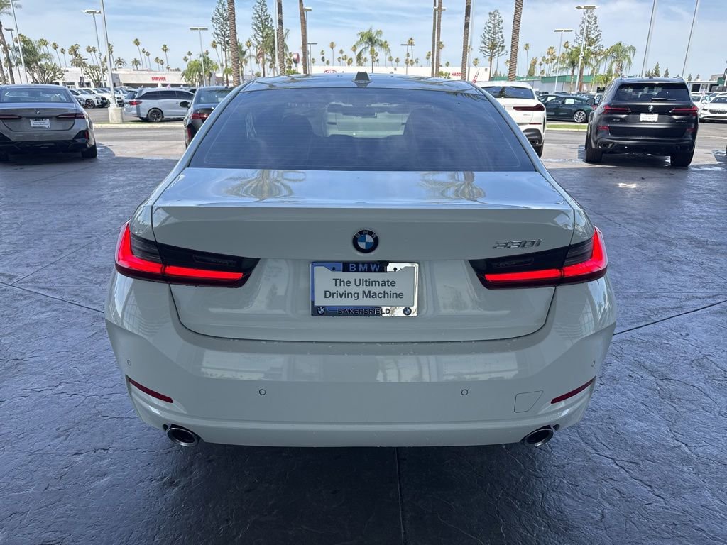 Used 2024 BMW 330i Sedan w/ Premium Package RWD image 4