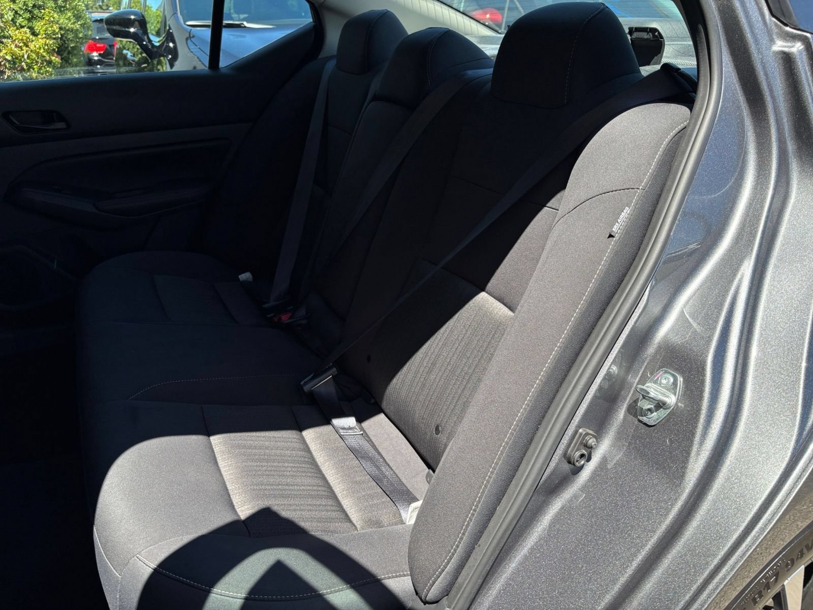 Used 2025 Nissan Altima 2.5 SV FWD image 38