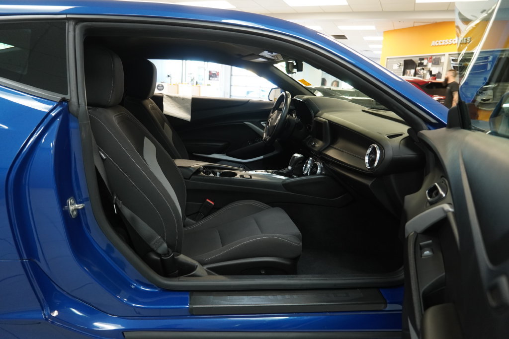 Used 2021 Chevrolet Camaro LT RWD image 9