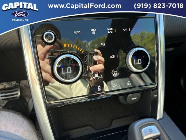 Used 2020 Land Rover Discovery Sport SE R-Dynamic image 29