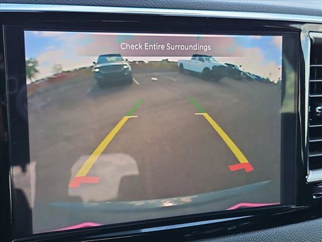 Used 2025 Chrysler Pacifica Select FWD image 17