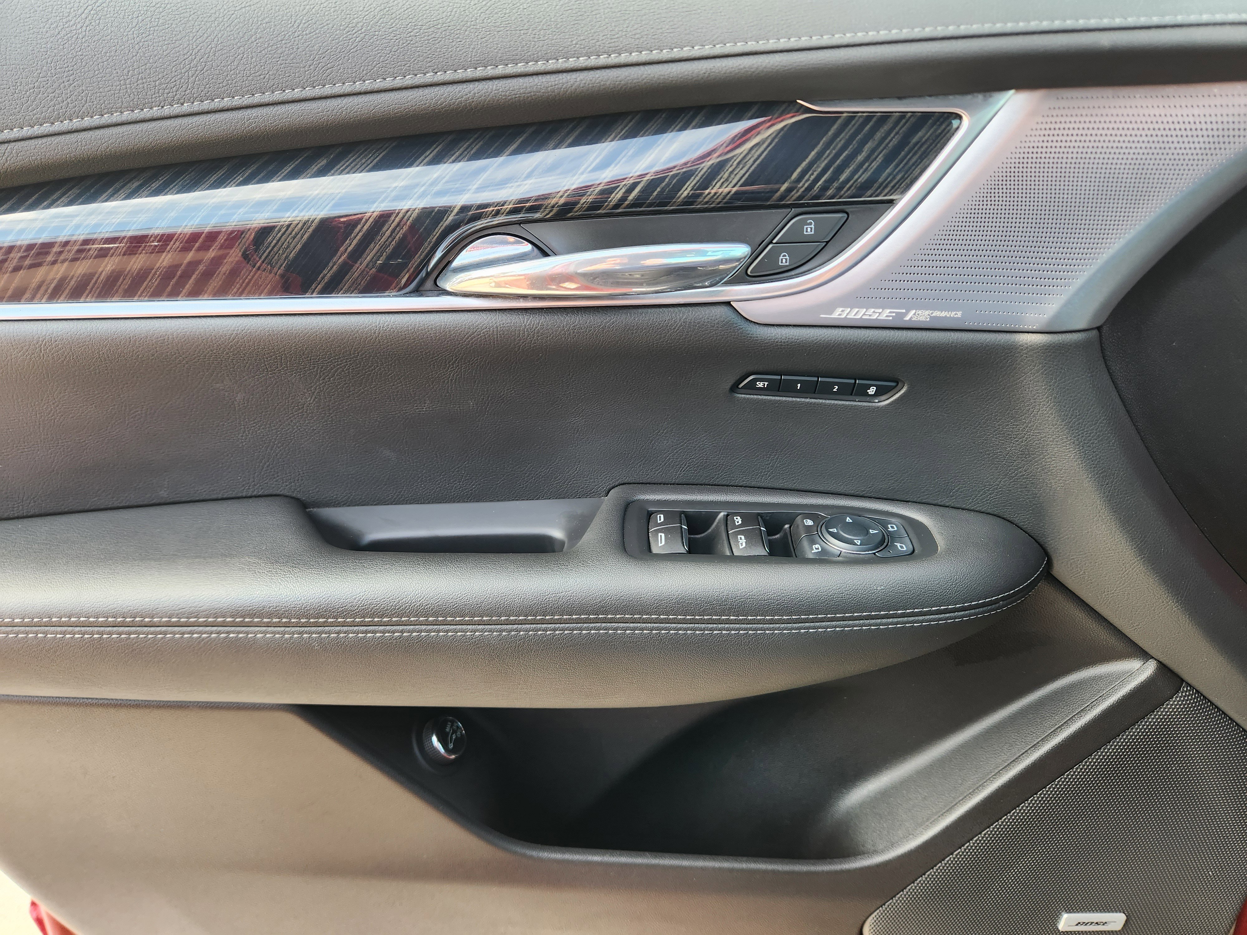 Used 2023 Cadillac XT6 Premium Luxury image 32