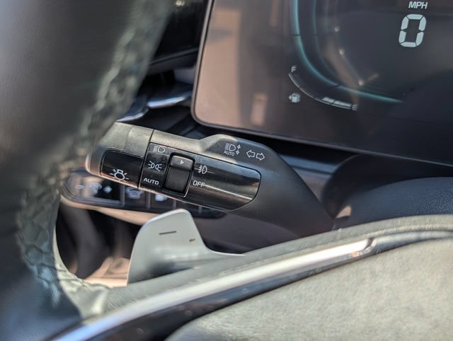 Used 2023 Kia Niro SX Touring FWD image 33