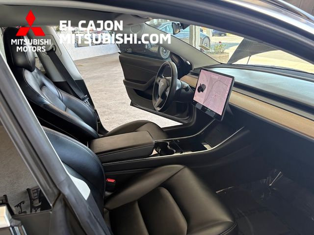 Used 2018 Tesla Model 3 Long Range RWD image 17