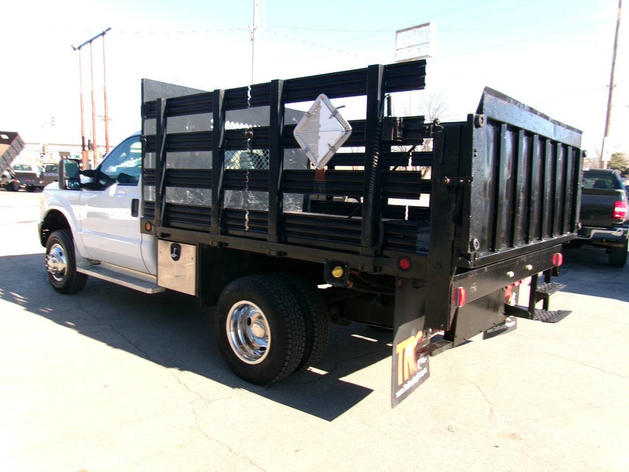 Used 2011 Ford F350 XL w/ Trailer Tow Pkg image 7