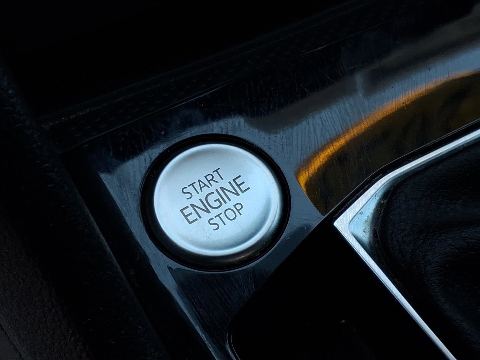 Used 2023 Volkswagen Taos SE w/ Panoramic Sunroof Package image 25