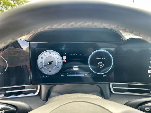 Used 2025 Hyundai Elantra SEL image 12