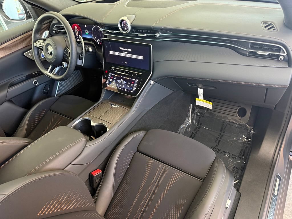 Certified 2025 Maserati Grecale Folgore AWD/4WD image 16