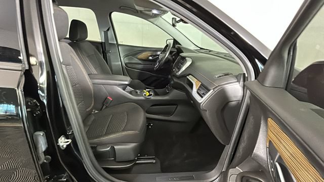 Used 2020 GMC Terrain SLE w/ Elevation Edition FWD image 29