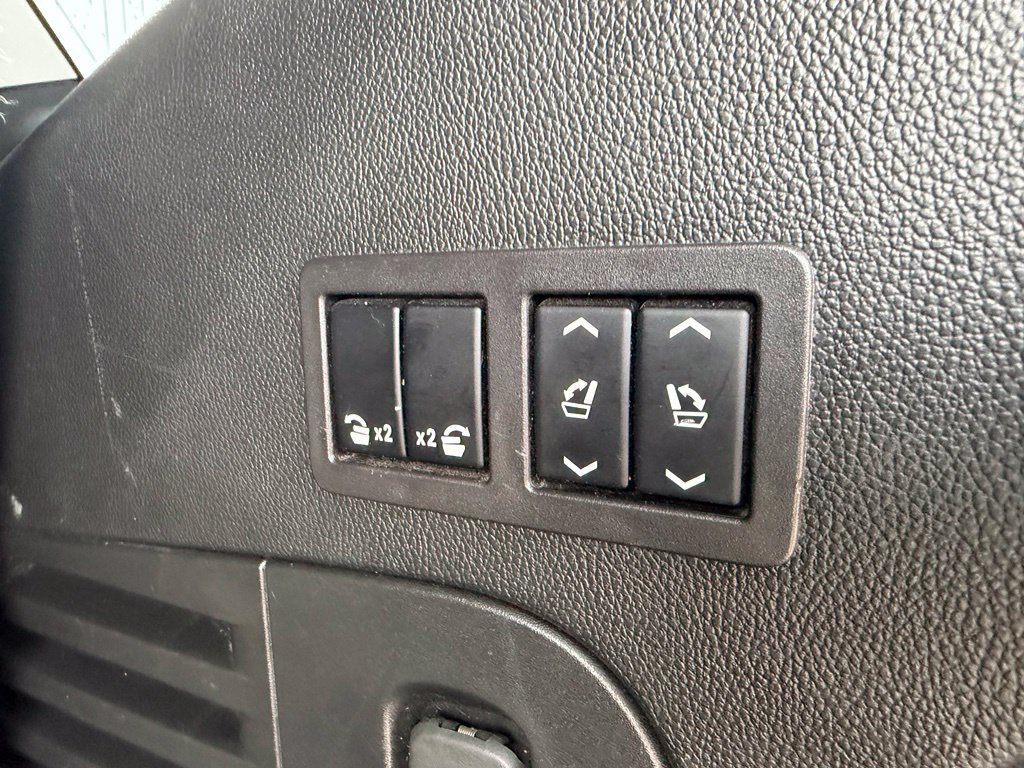 Used 2019 Chevrolet Tahoe Premier AWD/4WD image 32