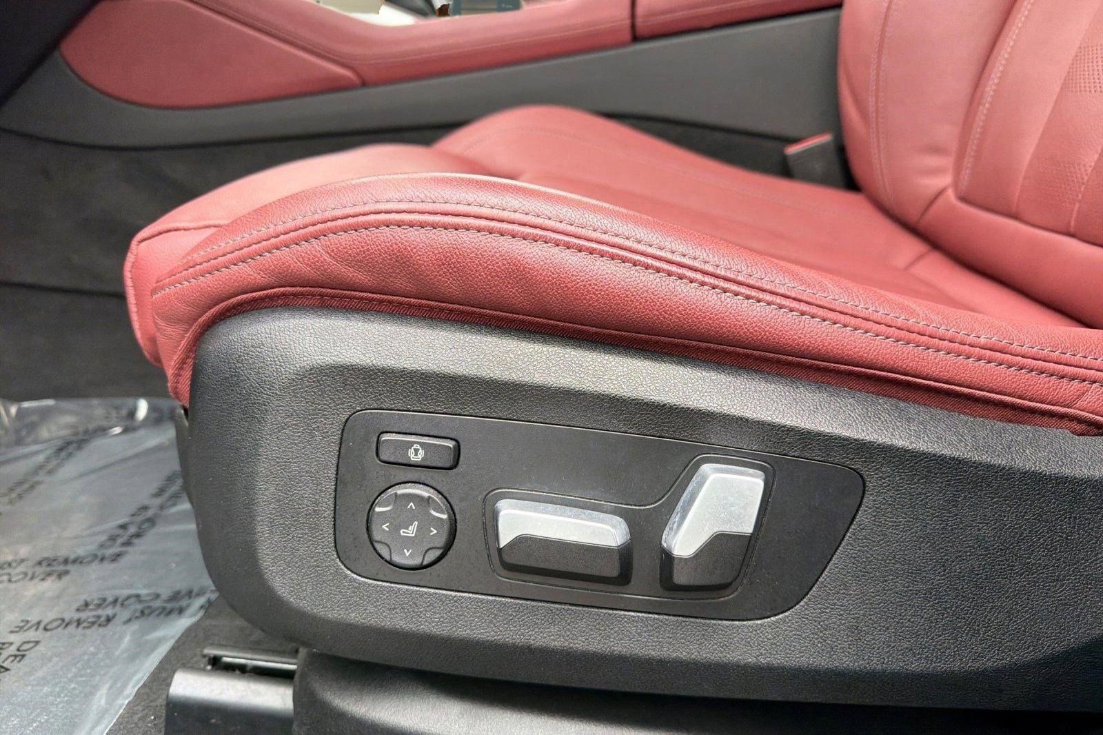 Used 2022 BMW X6 xDrive40i w/ Executive Package AWD/4WD image 14