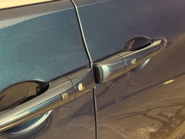 Used 2023 Chrysler Pacifica Touring-L image 20