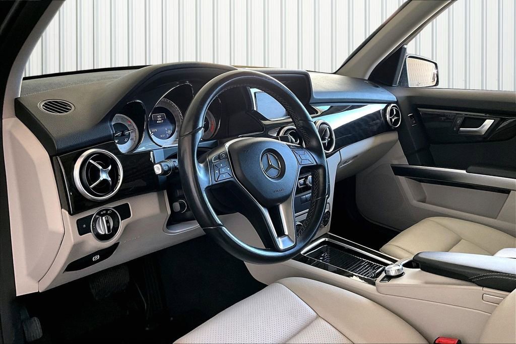Used 2015 Mercedes-Benz GLK 350 2WD image 4